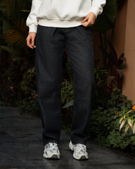 Black Straight-Fit Jeans — The Everyday Classic